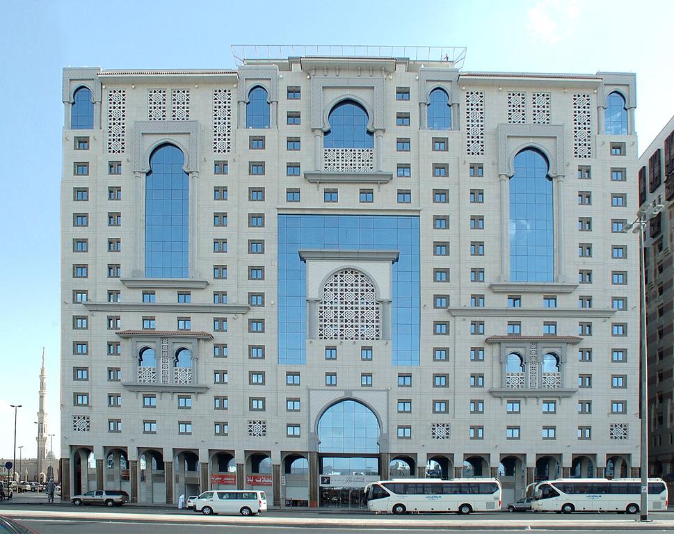 Al Madinah Harmony vb.